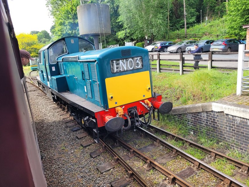 Class 37 pioneer D6700 with Hogwart's Castle and 60009 Union of South Africa, Sat 28/12/2013.. 