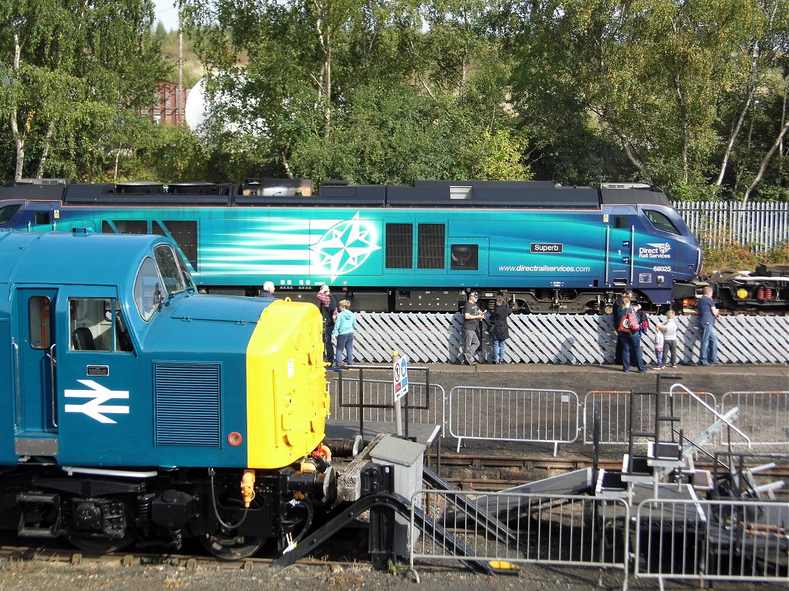 Nameplates for A4 60011 Empire of India and A2 60500 Edward Thompson, Sat 28/12/2013. 