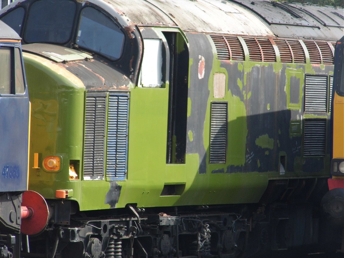 Class 37 pioneer D6700 with Hogwart's Castle and 60009 Union of South Africa, Sat 28/12/2013.. 