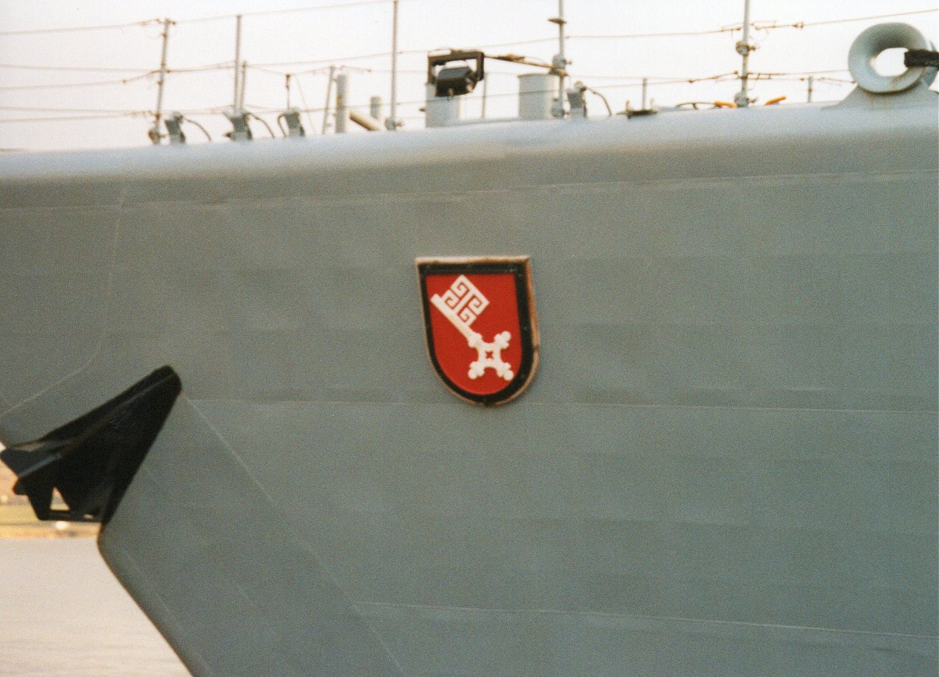 French destroyer De Grasse with Falklands veteran Type 42 HMS Exeter. 25.2.01.