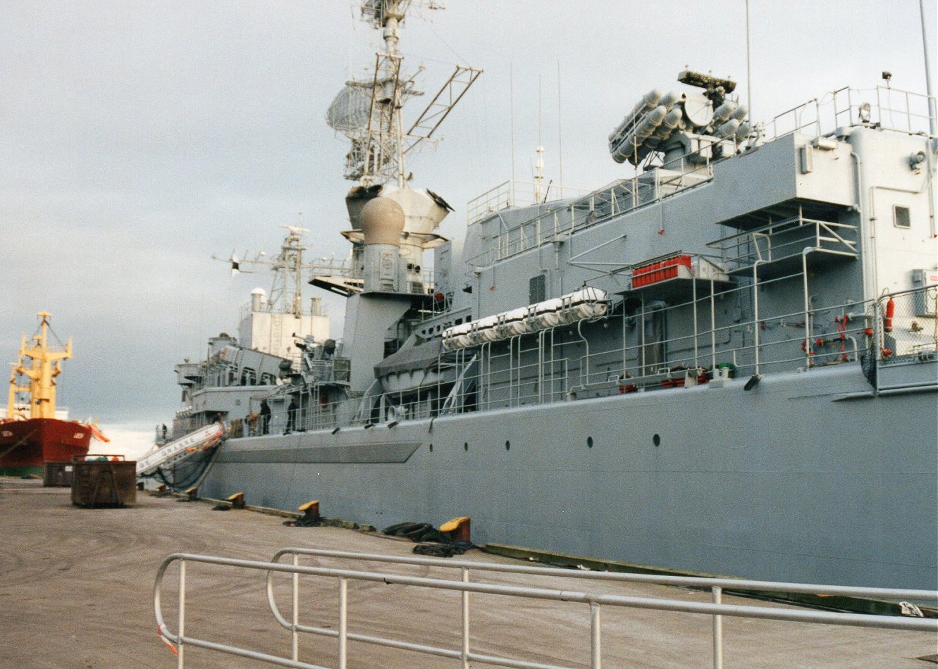 French destroyer De Grasse with Falklands veteran Type 42 HMS Exeter. 25.2.01.