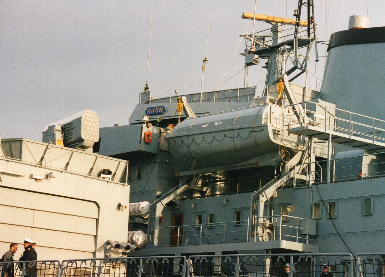 French destroyer De Grasse with Falklands veteran Type 42 HMS Exeter. 25.2.01.