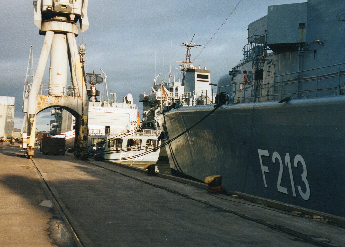 French destroyer De Grasse with Falklands veteran Type 42 HMS Exeter. 25.2.01.