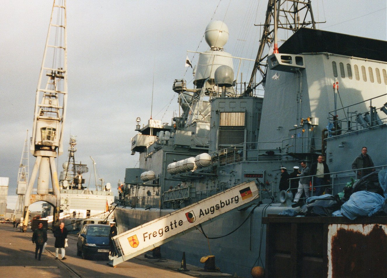 French destroyer De Grasse with Falklands veteran Type 42 HMS Exeter. 25.2.01.