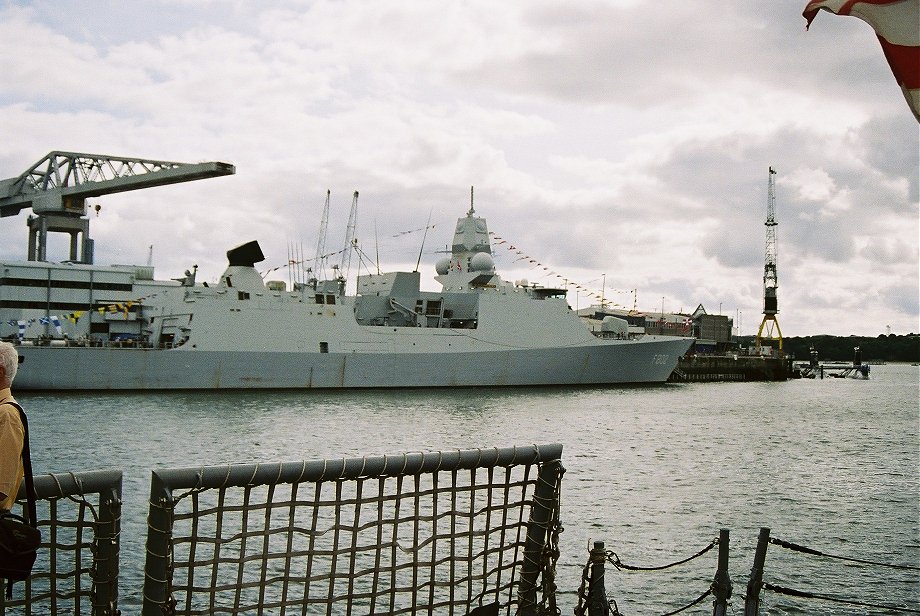 HNLMS De Zeven Provincin (F802), Navy Days, Devonport 2006. 