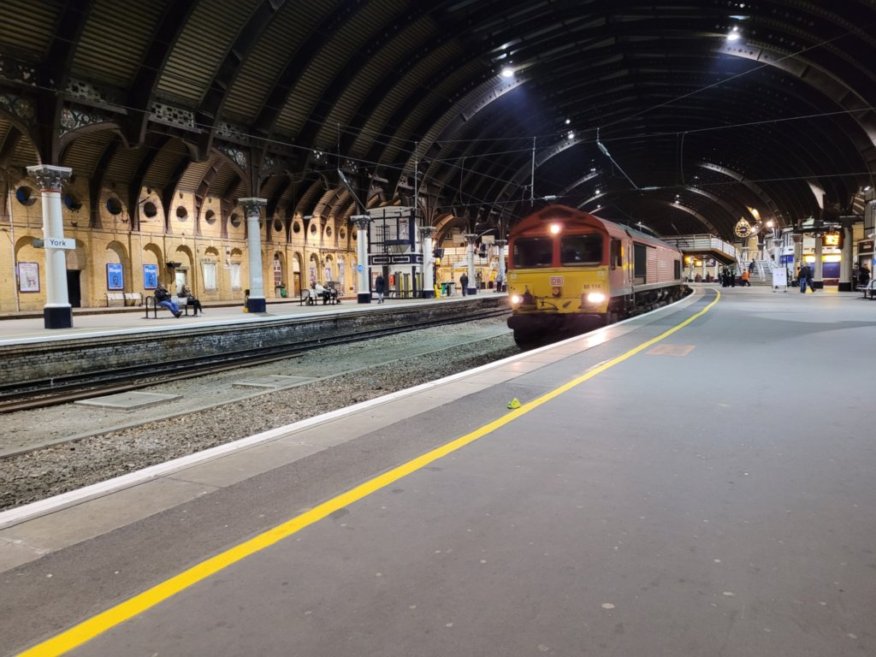 LNER A3 2743/60089, Sat 28/12/2013. 