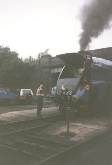 Sir Nigel Gresley getting cleaned at 5:30am