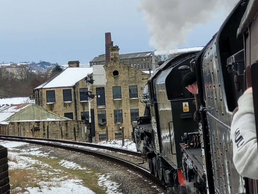 Class 37 pioneer D6700 with Hogwart's Castle and 60009 Union of South Africa, Sat 28/12/2013.. 