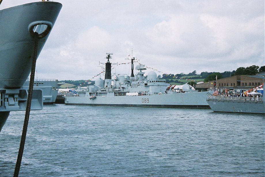 USS Elrod FFG 55, Oliver Hazard Perry class frigate, Navy Days, Devonport 2006. 