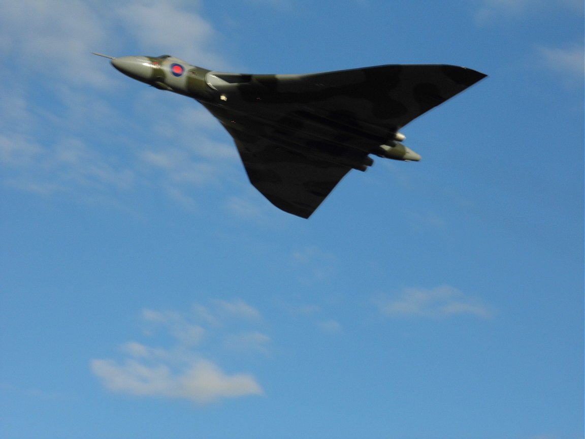 Avro Vulcan XH 558, Vulcan to the Sky, RAF Church Fenton  - last ever flying Vulcan shot 26th September 2015.