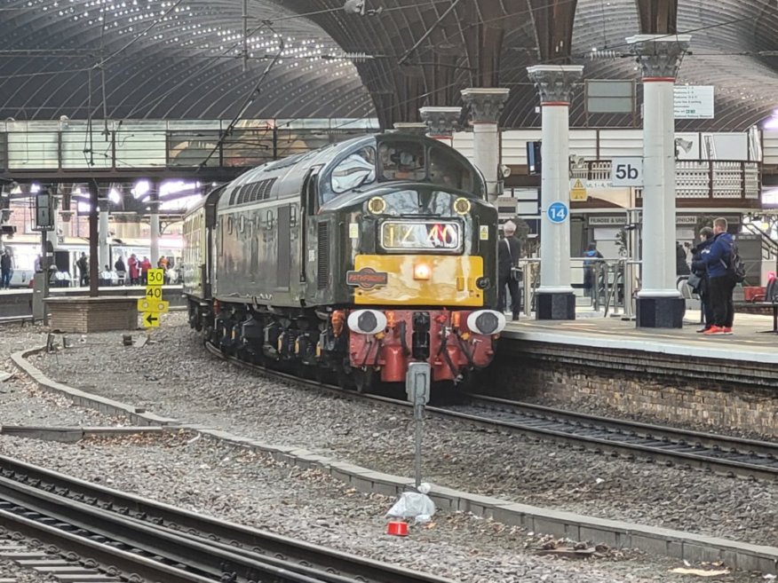 LNER A3 2743/60089, Sat 28/12/2013. 